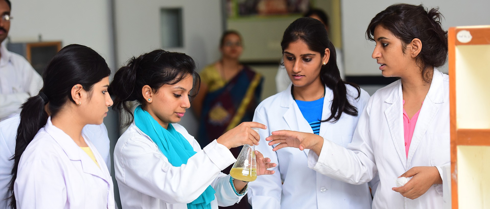 The Benefits of Studying in an Exclusive Biotechnology Institute