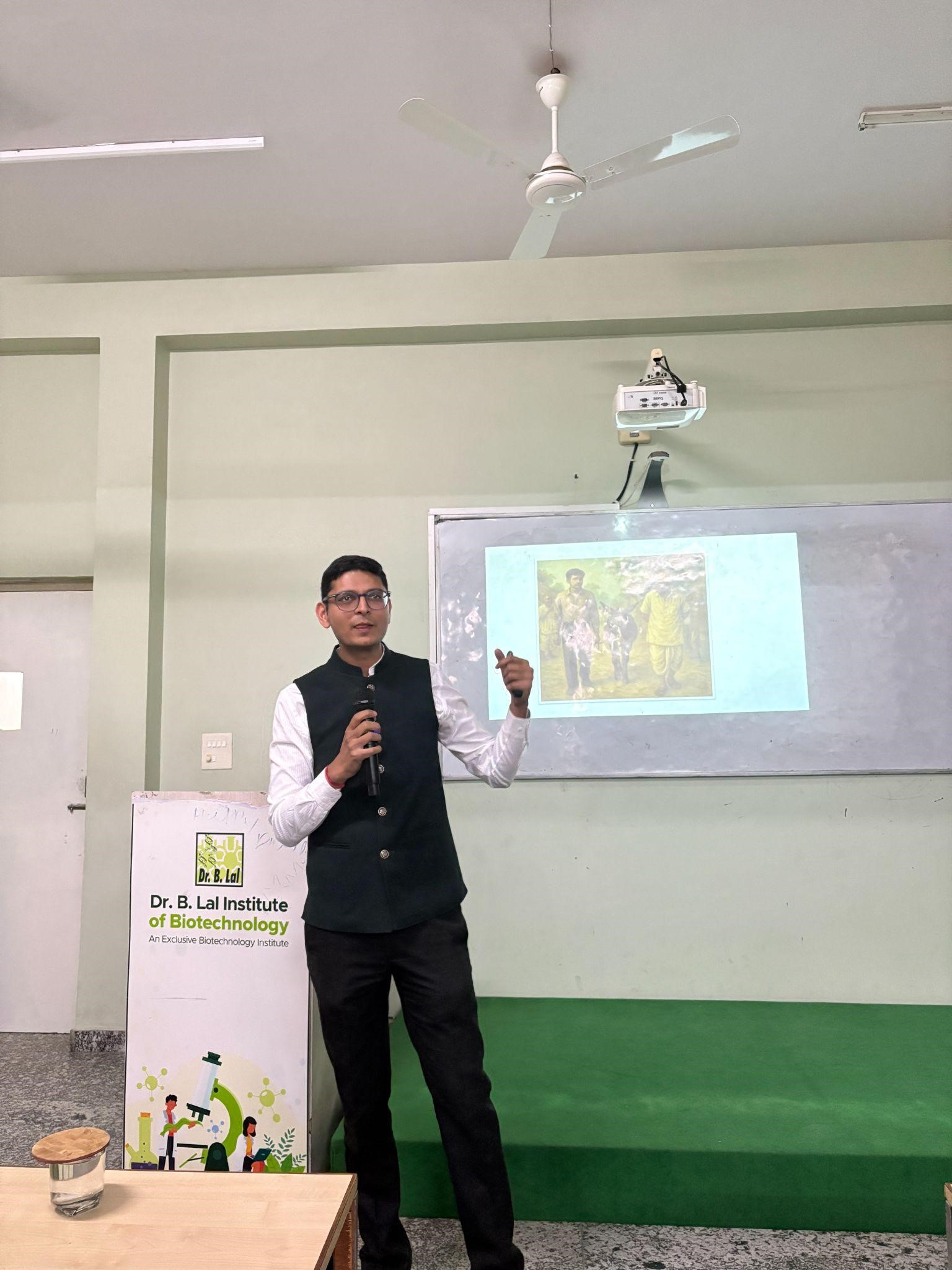 On the occasion of National Education Day, we organised an enriching and thought-provoking session titled “Entrepreneurship Mindset and Qualities Required to Become a Successful Entrepreneur”, conducted by Mr. Hemant Gupta, Founder of Happy Niveshak.