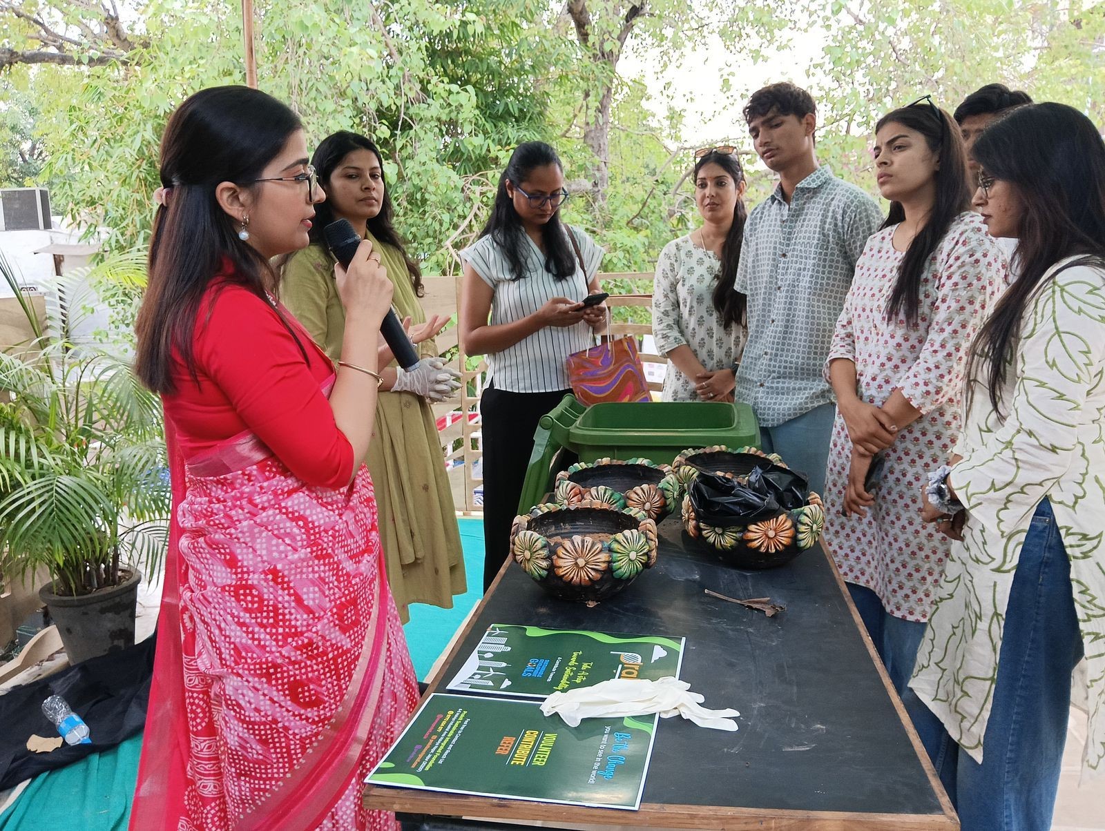 Had a wonderful experience at Maahi Roj – Edition 12 held at Anantaya, Jaipur! Our Project Associate Amanpreet Kaur had the opportunity to conduct a DIY composting session, and it was truly encouraging to witness such enthusiastic participation and curiosity from everyone present.