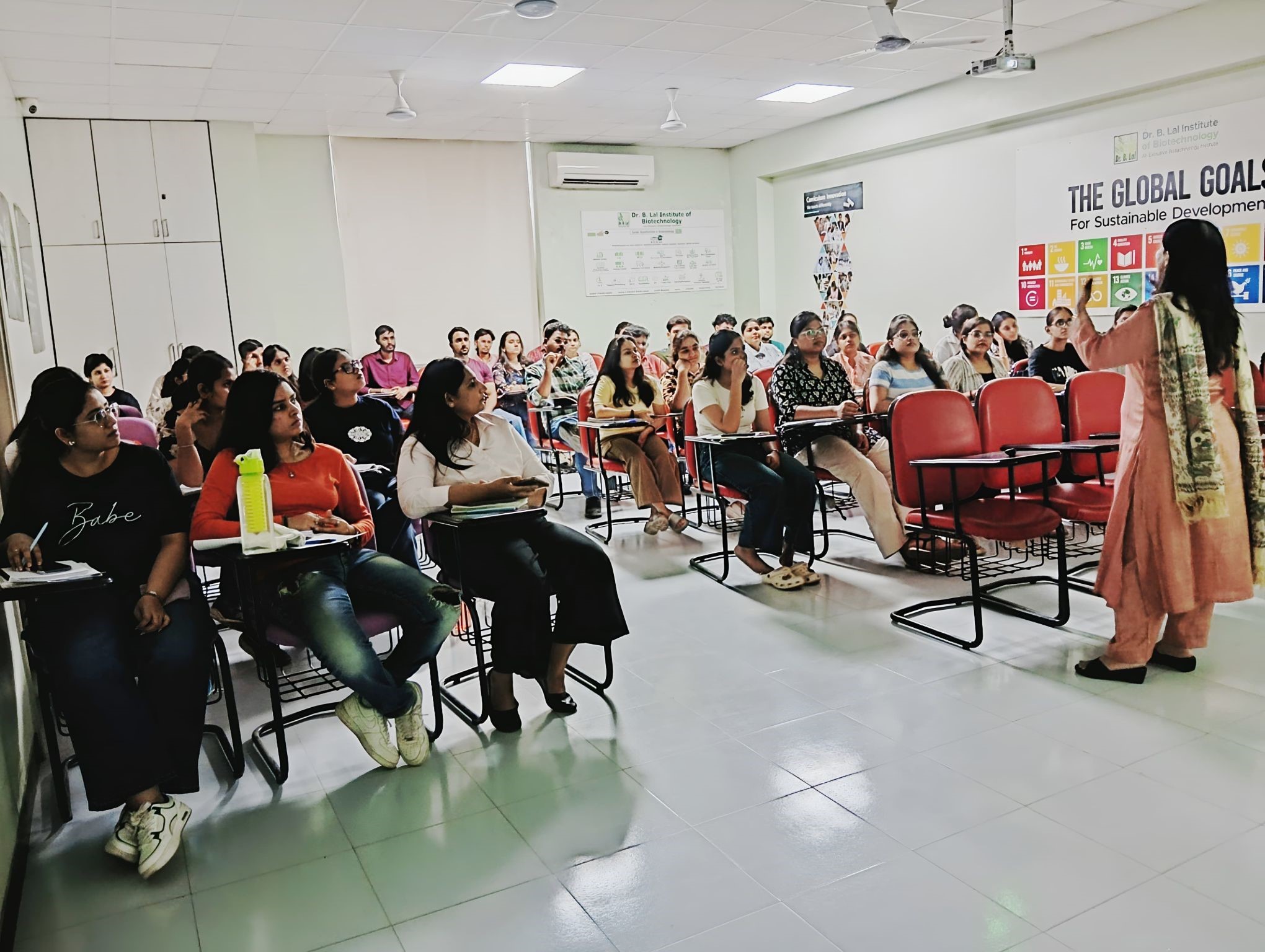 We are happy to announce the very first episode of our Campus2Corporate Series 2026 – Roadmap Session for MSc Students! We were honoured to host Meeta Mathur for a Resume Excellence Workshop.