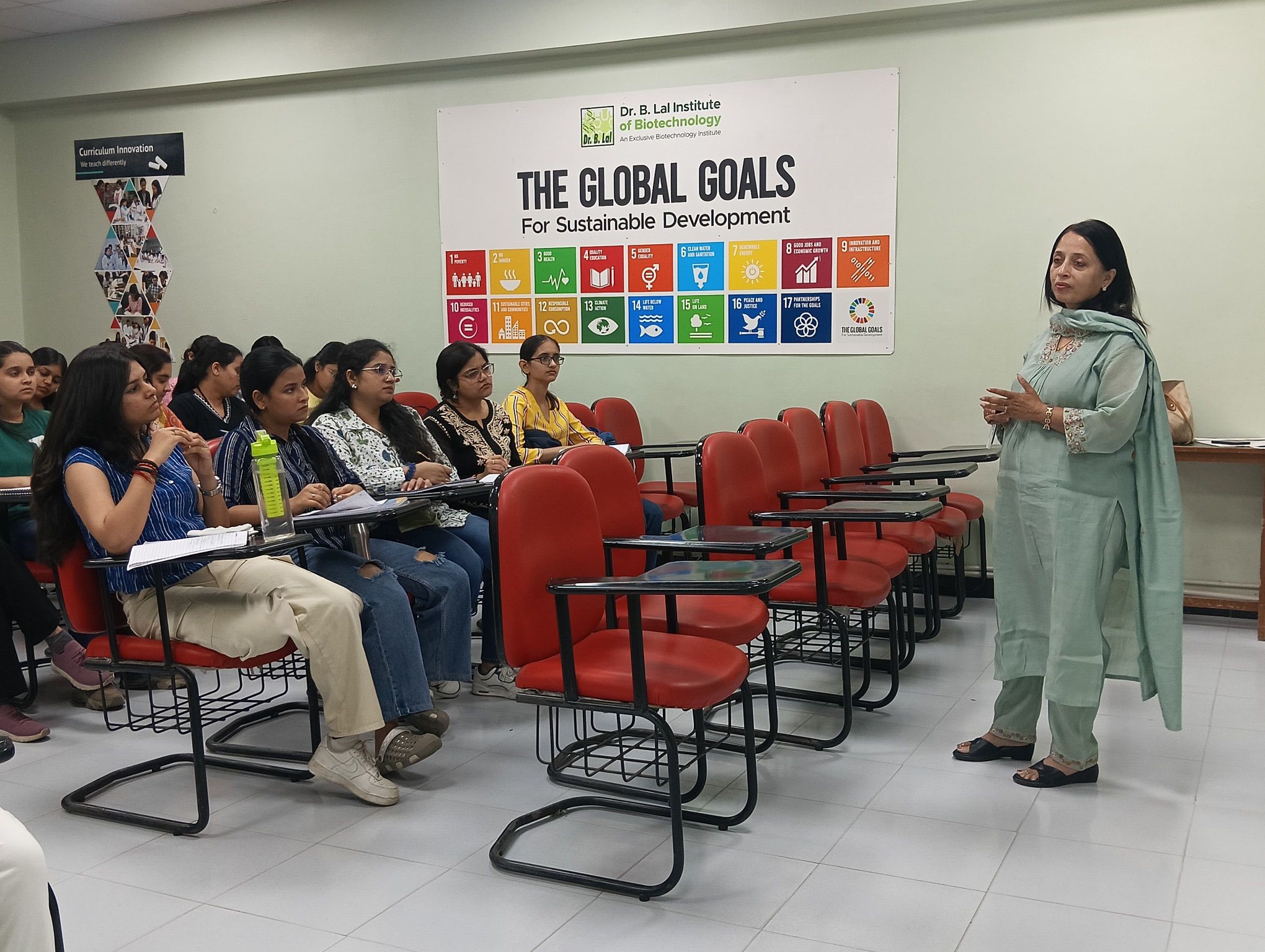 As part of the 9th episode of our Campus2Corporate Series, we were delighted to once again host Meeta Mathur, a renowned Communication Coach, for an engaging and insightful session on “Ace the Interview – Interview Skills Workshop.”