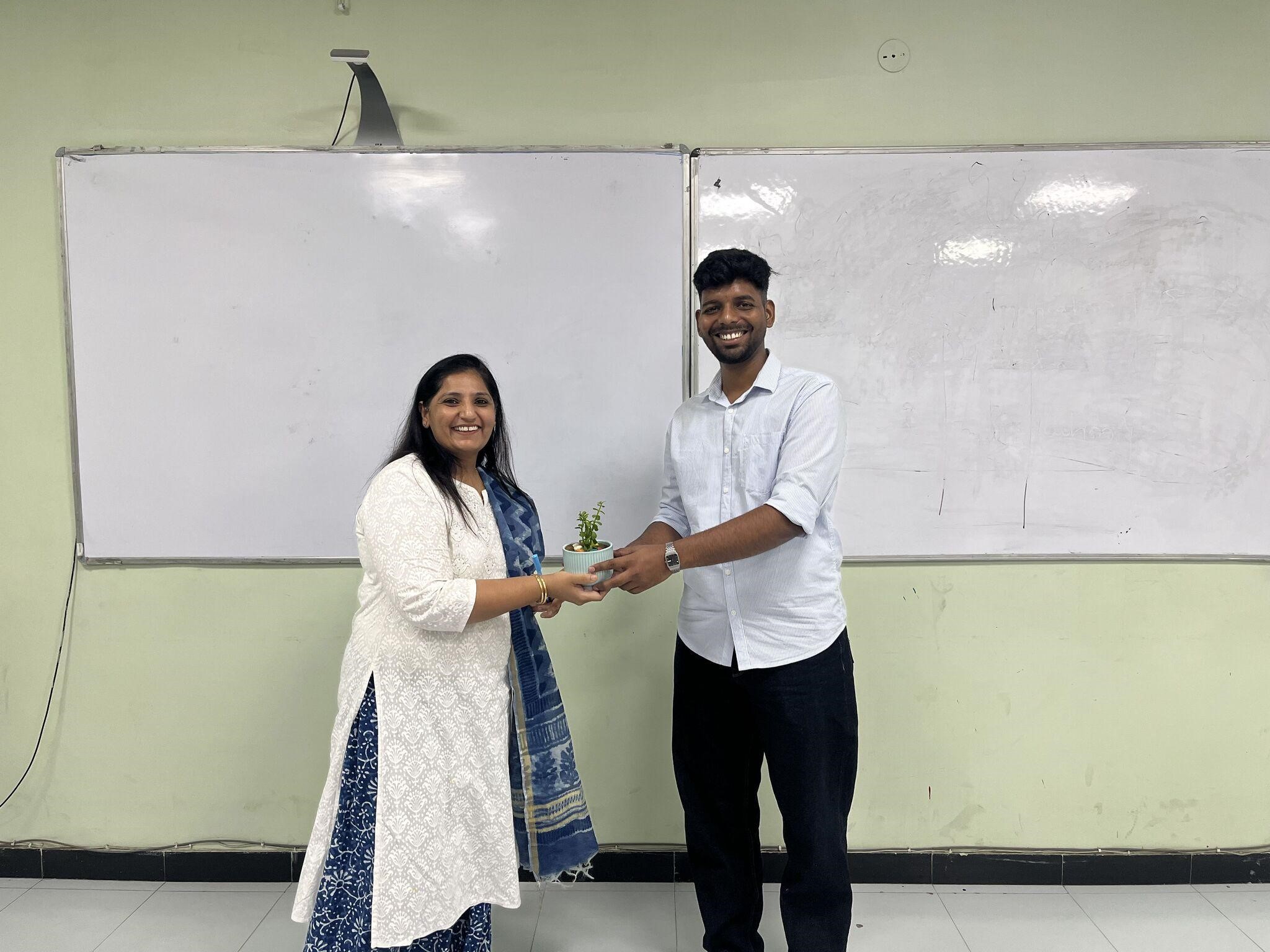 We are pleased to organise the Alumni Connect Session 2026 for our MSc Biotechnology and Microbiology students. The session proudly hosted our alumnus Rahul Yadav from the MSc Biotechnology Batch 2023–25, who is currently working as a Technical Application Specialist at Abbott.