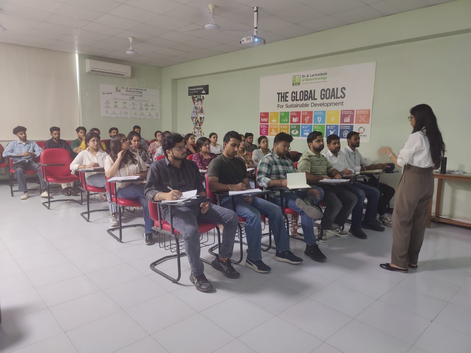 In the 8th episode of Campus2Corporate series, we were delighted to host Charvika Sankhla, Assistant Manager – Lab Operations, Dr. B. Lal Clinical Laboratory for the 8th episode of our Campus2Corporate Series.