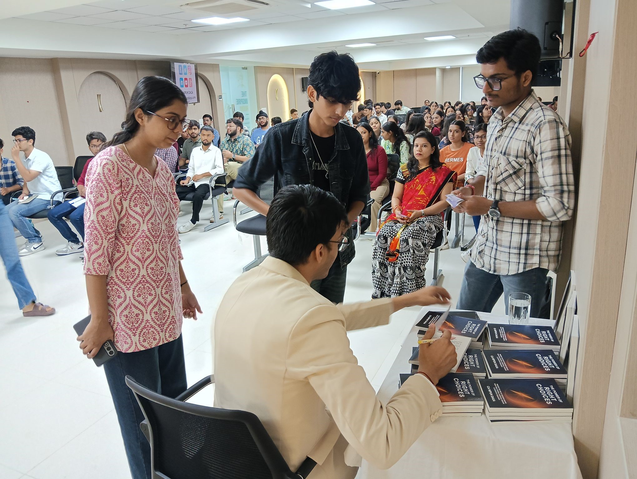 Day 3 of the Orientation Week commenced with an engaging session by CA Nipun Daga on "Who Am I? (Self-Exploration & Goal Setting)". The inspiration continued with an enriching Mindfulness Session by Mukta Basandani, Mindfulness Coach, NLP Practitioner, Child Psychology Trainer, and Mandala Art Therapist.