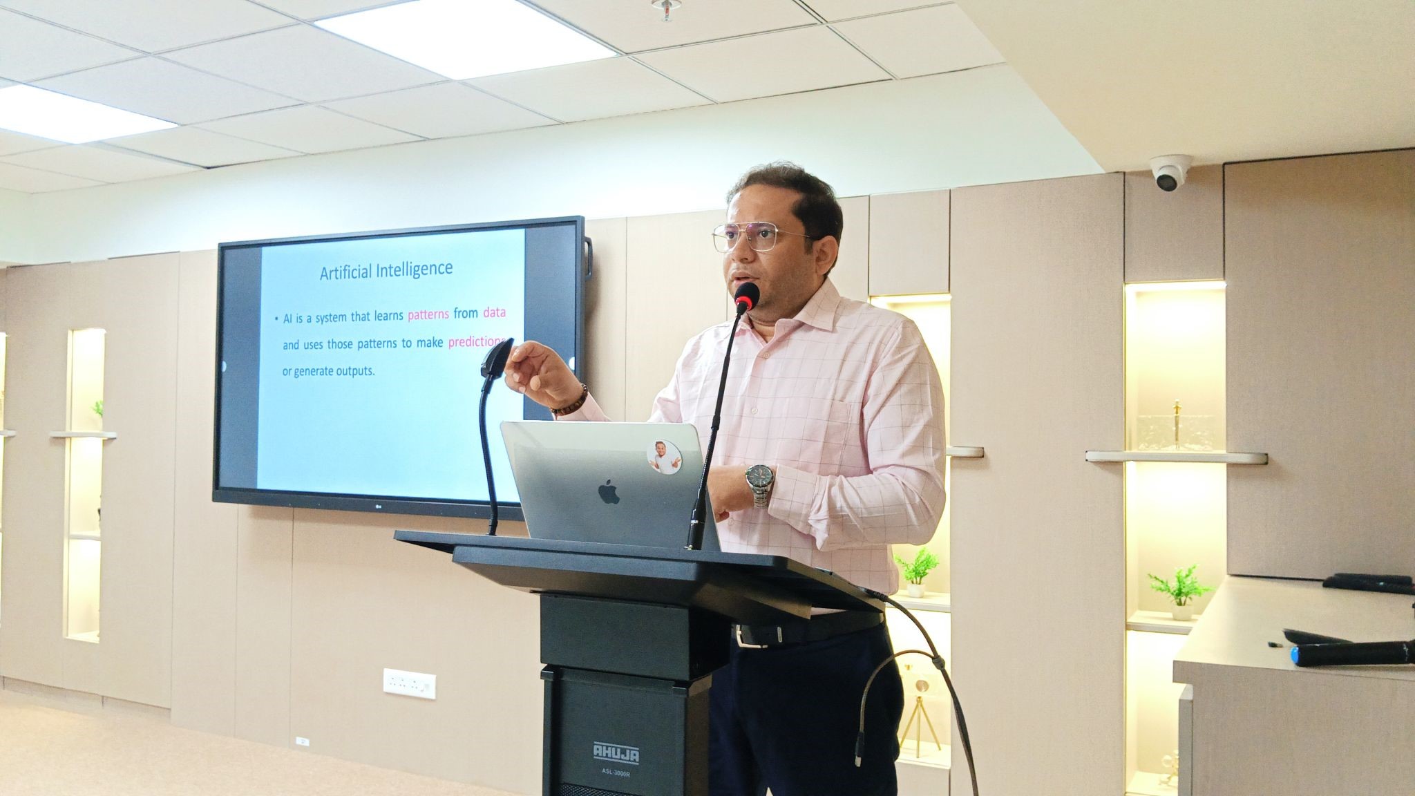 We successfully conducted an insightful workshop on "Using AI for Fundraising and Pitch Presentation", led by Dr Vikas Bajpai, Assistant Dean, Alumni Relations & Engagement, LNMIIT, Jaipur. The session witnessed enthusiastic participation from our first-year BSc Biotechnology students, who explored how artificial intelligence can transform ideas into impactful ventures.