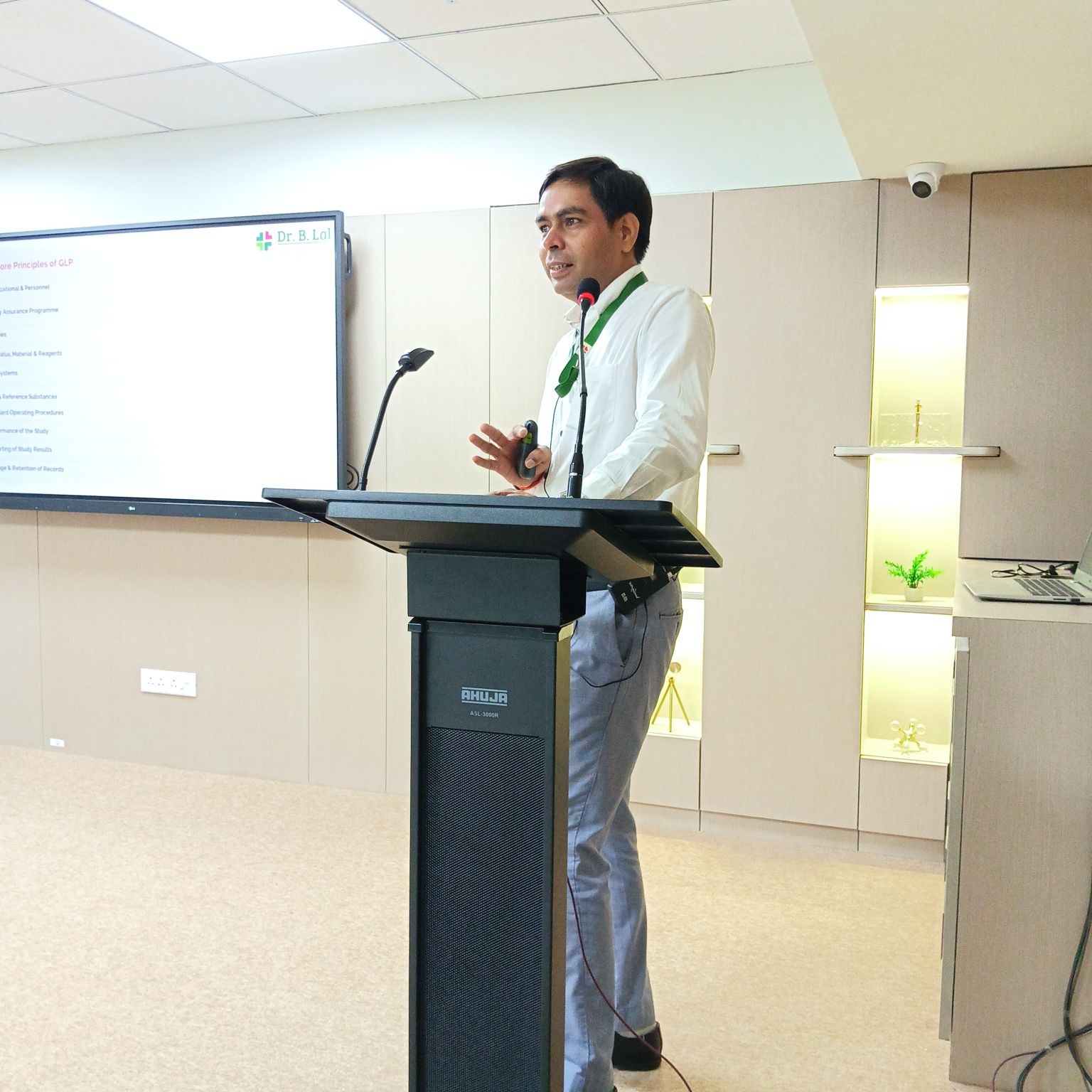 We were honoured to host Meeta Mathur, who delivered an insightful session on "Biotech on Business: The Entrepreneurial Blueprint – Innovate. Validate. Commercialise." Complementing this entrepreneurial perspective, Dr Rajendra Ola conducted an engaging session on Good Laboratory Practices (GLP). He emphasised the importance of maintaining accuracy, safety, quality, and ethical standards in laboratory work.