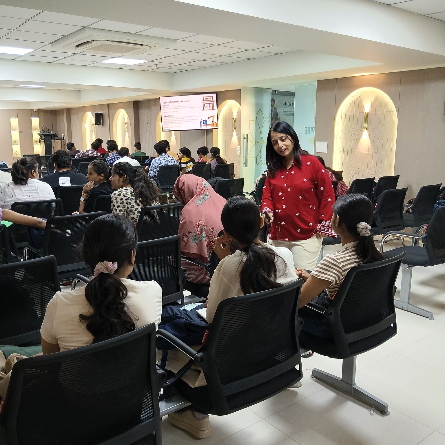 On the occasion of World Entrepreneur Day, we were delighted to host Ms Meeta Mathur for two inspiring and highly engaging sessions for our BSc Biotechnology students, exploring the fundamentals of building and understanding a business.