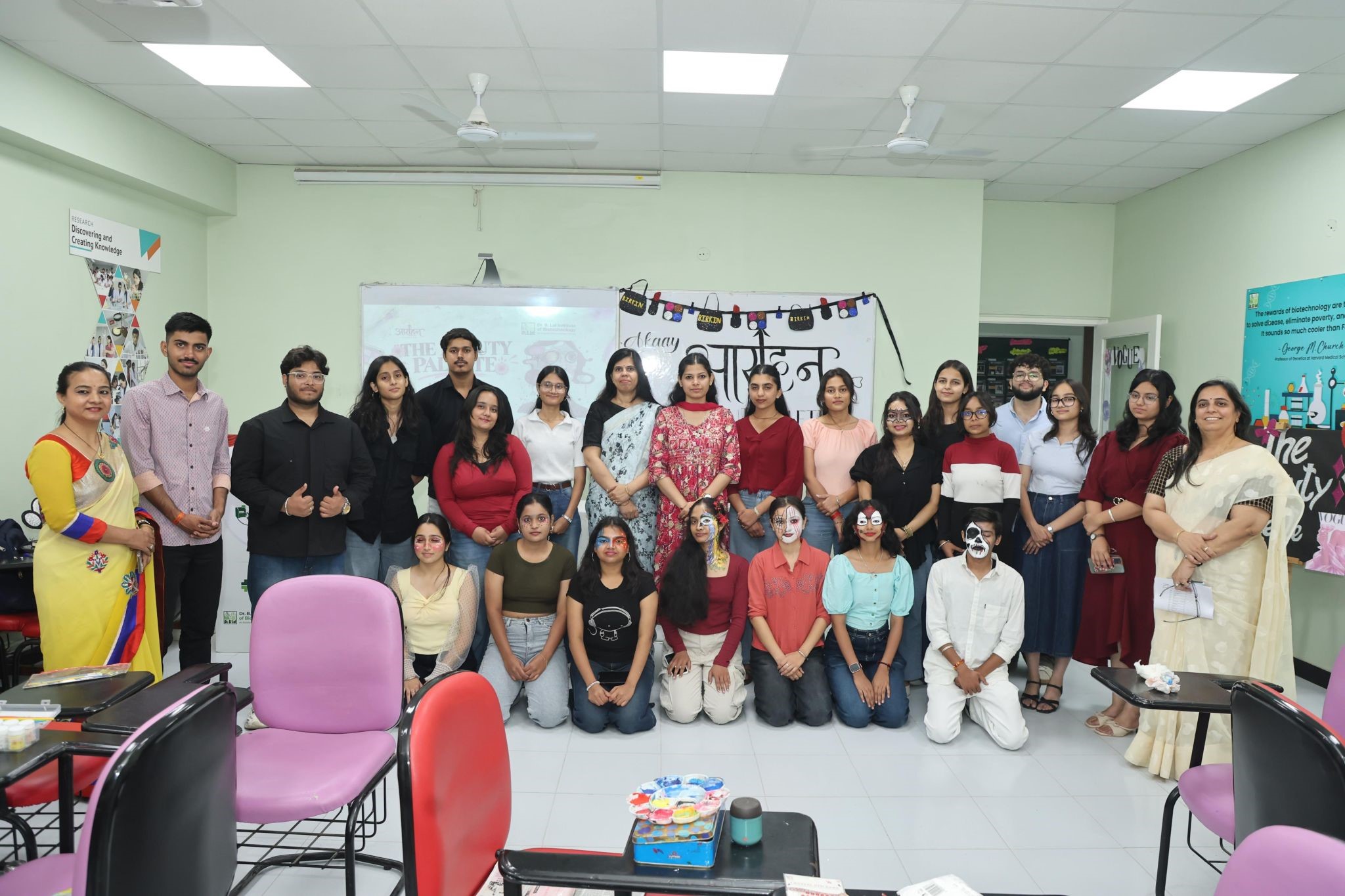 Our annual intra-collegiate fest kicked off with our vibrant student community, Akaay, unveiling this year’s theme and setting the stage for two unforgettable days of creativity, expression, competition, and celebration.