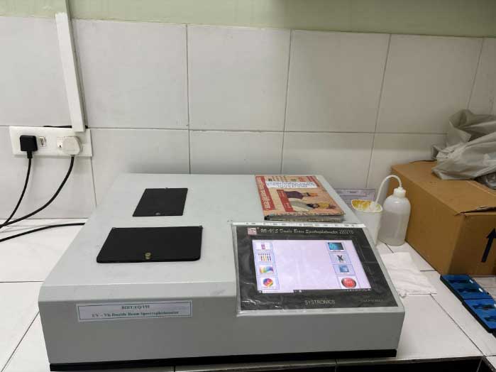 UV-Vis Spectrophotometer